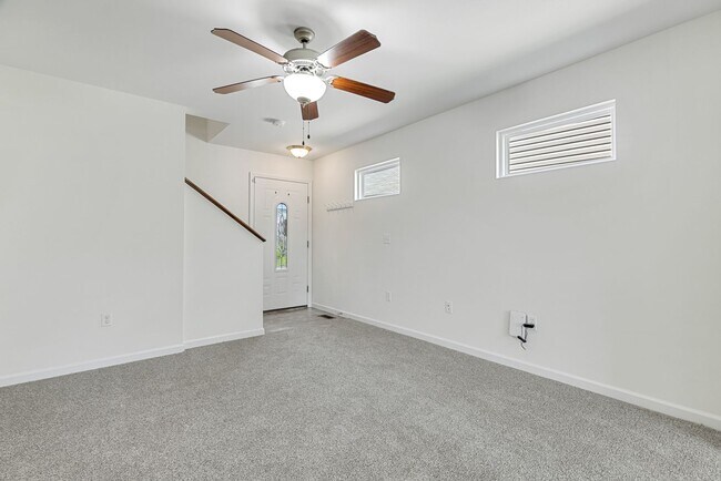 Building Photo - COMING SOON Spacious 4-Bedroom Condo for Rent – Prime Location!