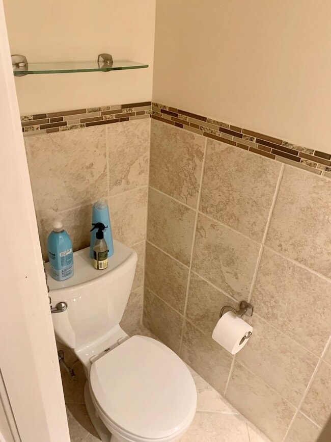 Building Photo - Amazing 2-Bedroom Townhouse Located in Bella Vista! Available mid-July!