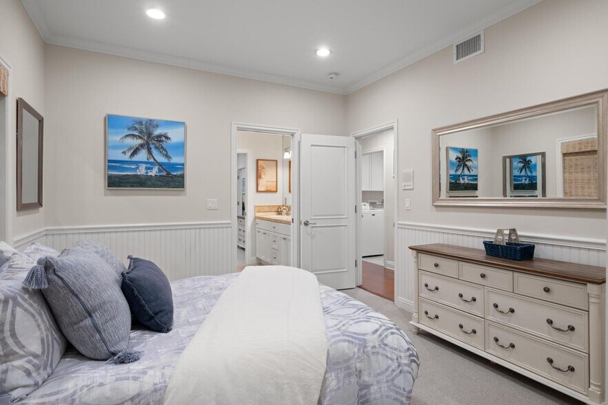 Building Photo - 3306 Highland Ave