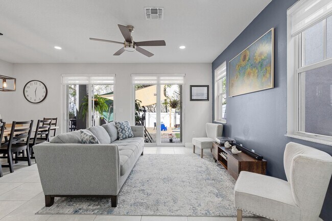 Building Photo - 4945 NW 48th Terrace