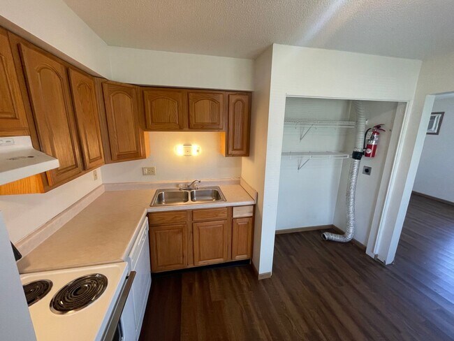 Building Photo - 809-809-1/2 20th Ave