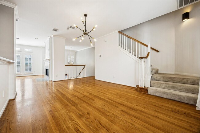 Building Photo - 205 Dennis St