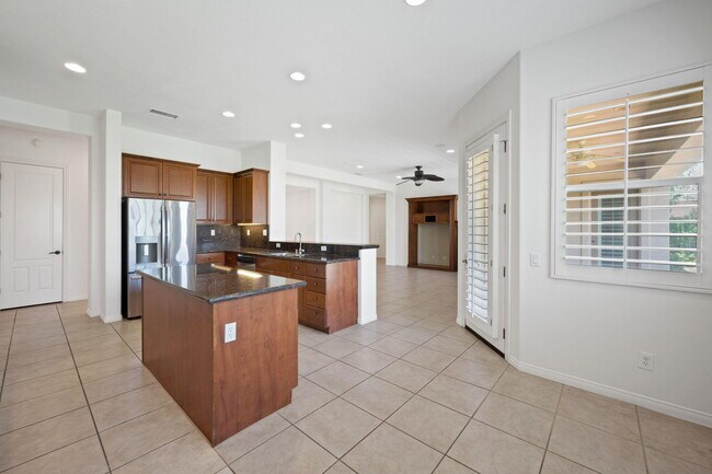 Building Photo - 124 Tesori Dr