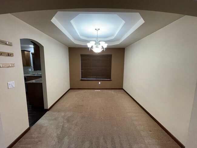 Building Photo - ***PENDING APPLICATION***Gorgeous, Spacious Home Close to Everything!