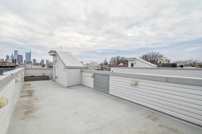 Building Photo - 1836 Ingersoll St