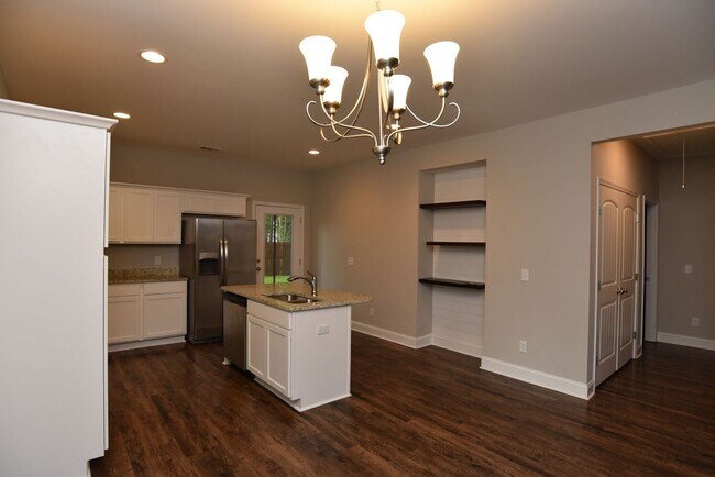 Building Photo - Remodeled Cute Modern Home In the Heart Of Richmond Hill