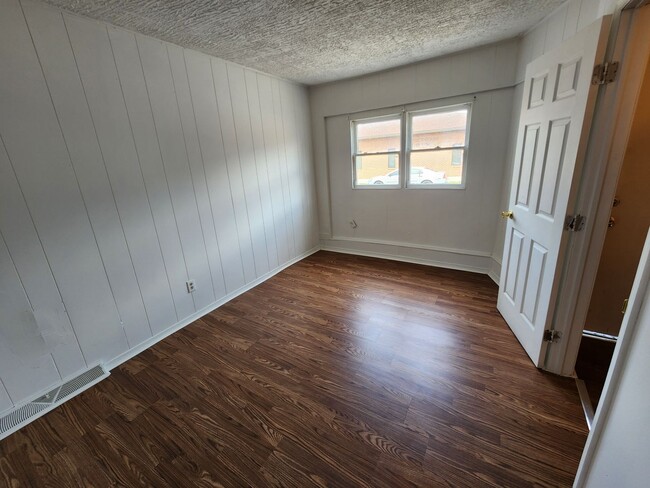 Building Photo - 3 Bedroom Home Available in Harrisburg!