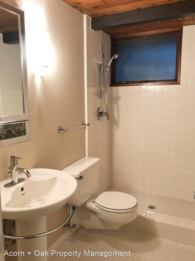 Building Photo - 4 br, 2.5 bath House - 25 Scott Place