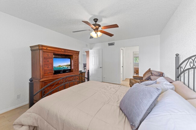 Building Photo - 15075 Witney Rd