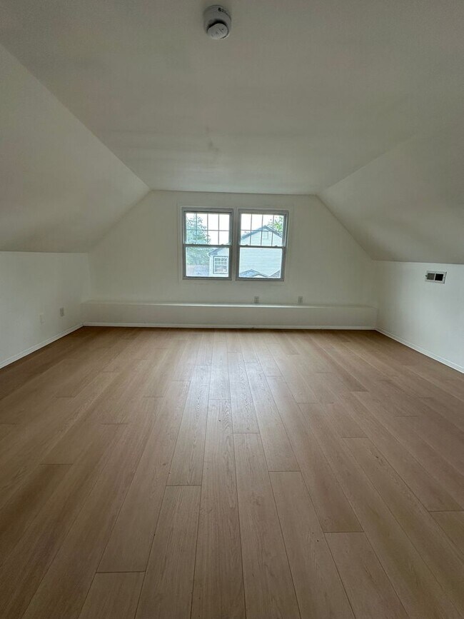 Building Photo - Welcome Home