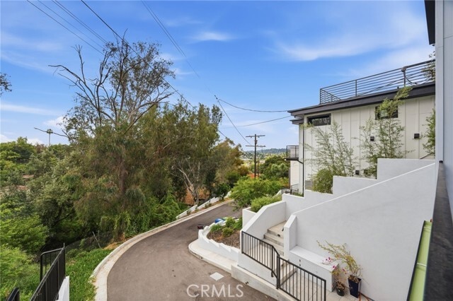 Building Photo - 6565 Pickwick St