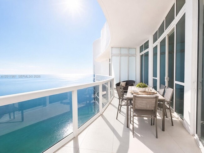 Building Photo - 15901 Collins Ave