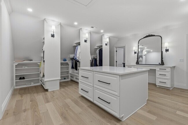 Building Photo - 959 Chestnut St