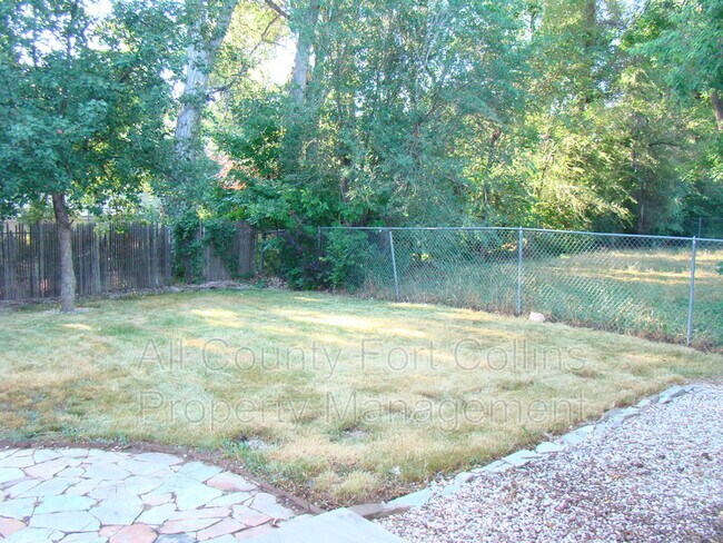 Building Photo - 1504 Brentwood Dr