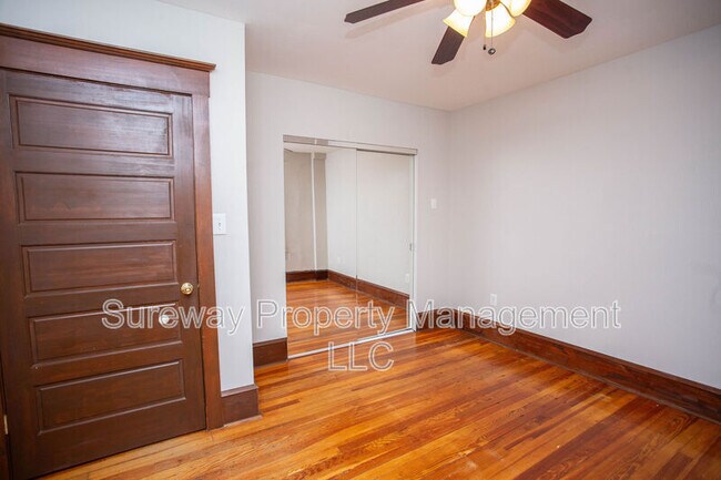 Building Photo - 5753 Rogers Ave