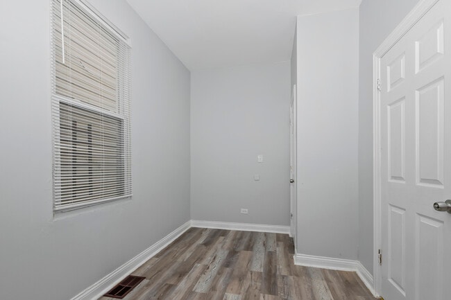 Building Photo - 5357 S Honore St