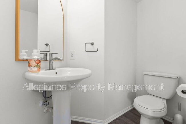 Building Photo - 45490 Whistling Terrace