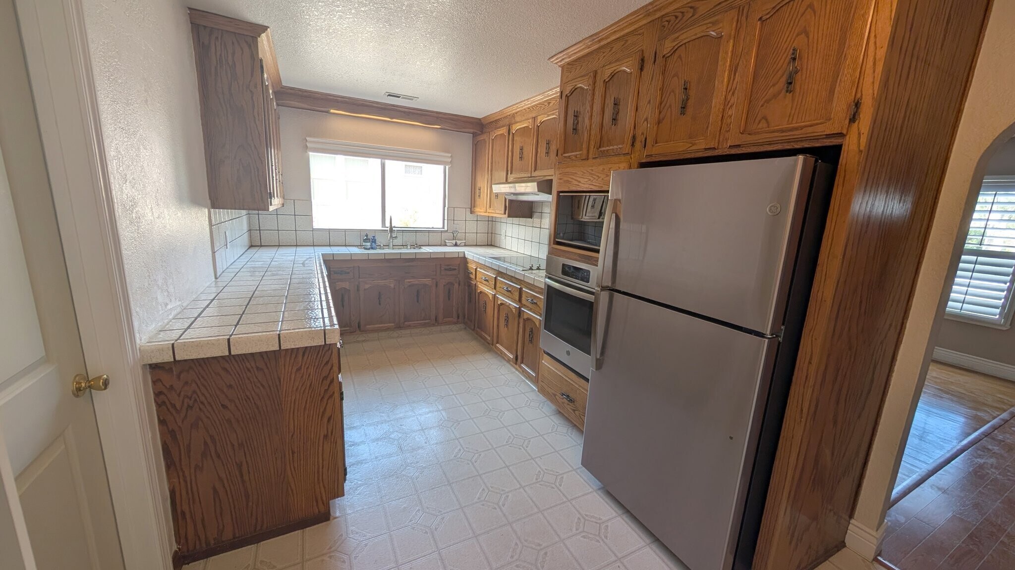Building Photo - 559 Cherry Way