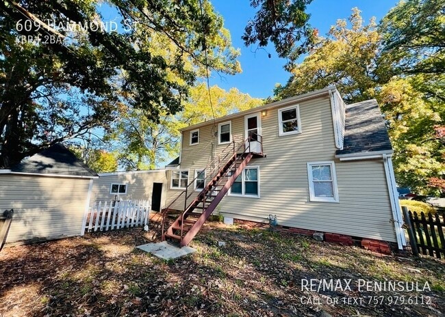 Building Photo - 609 Hammond St