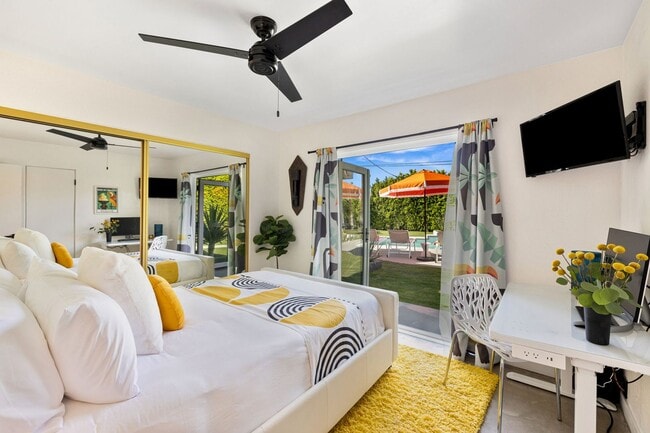 Building Photo - Stylish Fully Furnished Home in Palm Springs - Flexible lease terms