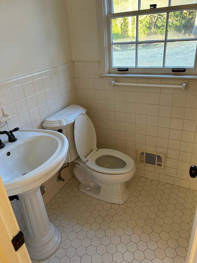 Building Photo - 6035 Riverside Dr