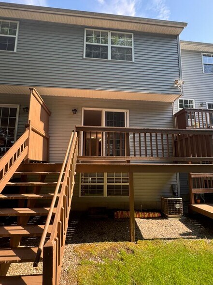 Building Photo - 41 Waters Edge Dr
