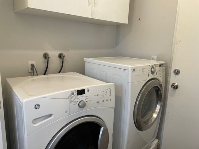Building Photo - Light Bright 4 bedroom in Irvine