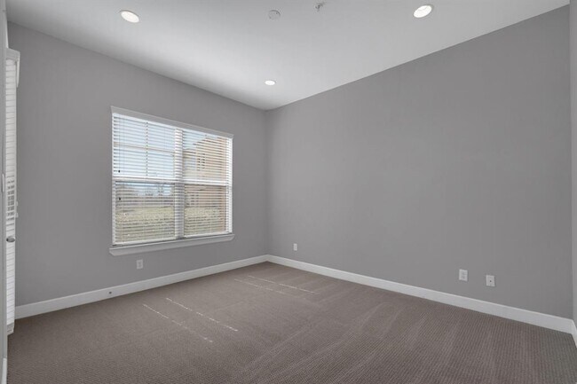 Building Photo - 17040 W Farm To Market 1097