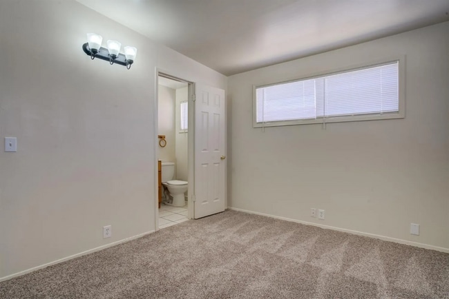 Building Photo - Wonderful 3/2 in Central Lubbock!