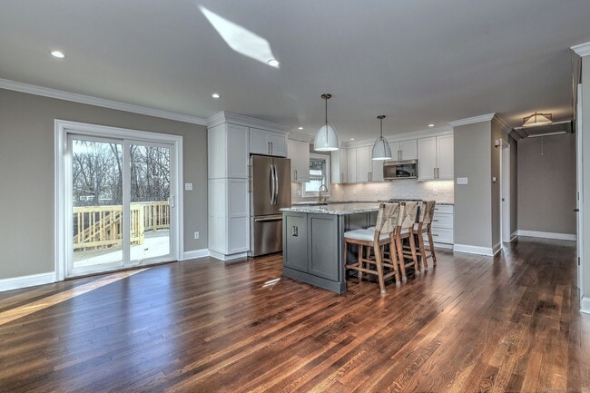 Building Photo - 155 Pastors Walk