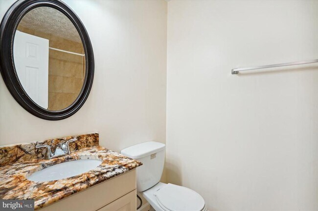 Building Photo - 6101 Hoskins Hollow Cir