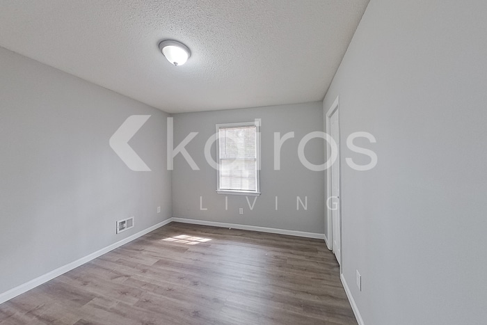 Building Photo - 340 Carterhill Dr