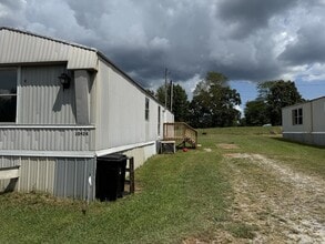 Building Photo - 10924 County Line Rd