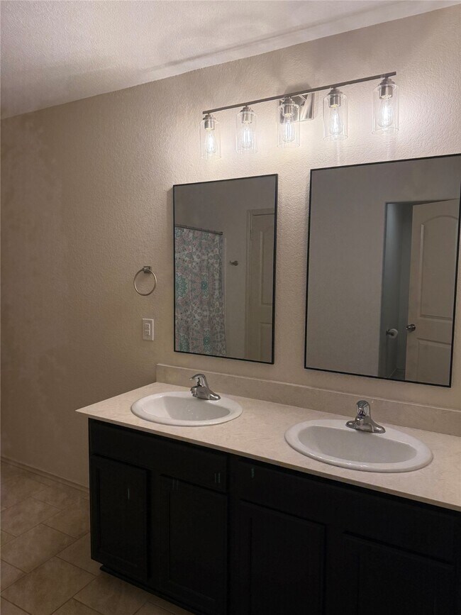 Building Photo - 23707 Water Hickory Dr