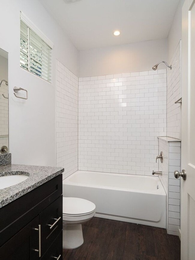 Building Photo - Thelma Lane - Luxury 5 Bedroom, 5 Bathroom House