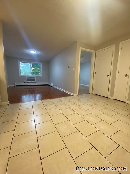 Building Photo - 140 Willard St