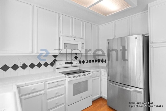 Building Photo - 2758 Croft Dr