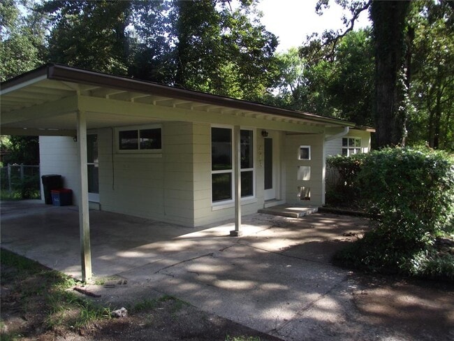 Building Photo - 413 NW 35th Ter