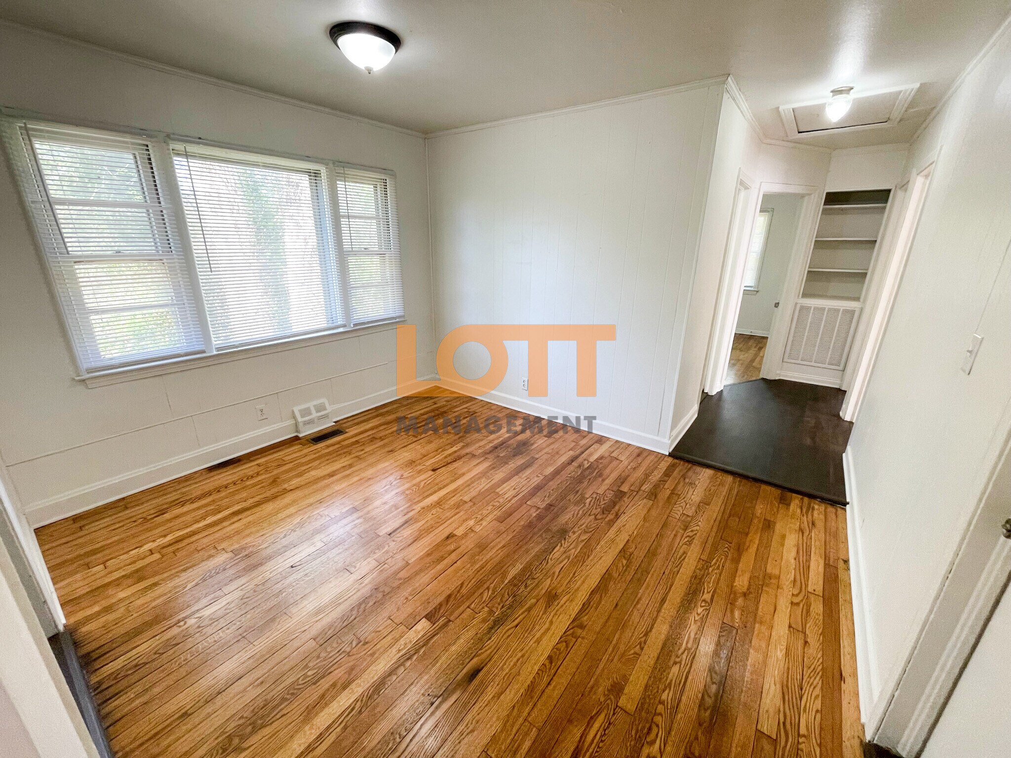 Building Photo - 117 Mayo Dr