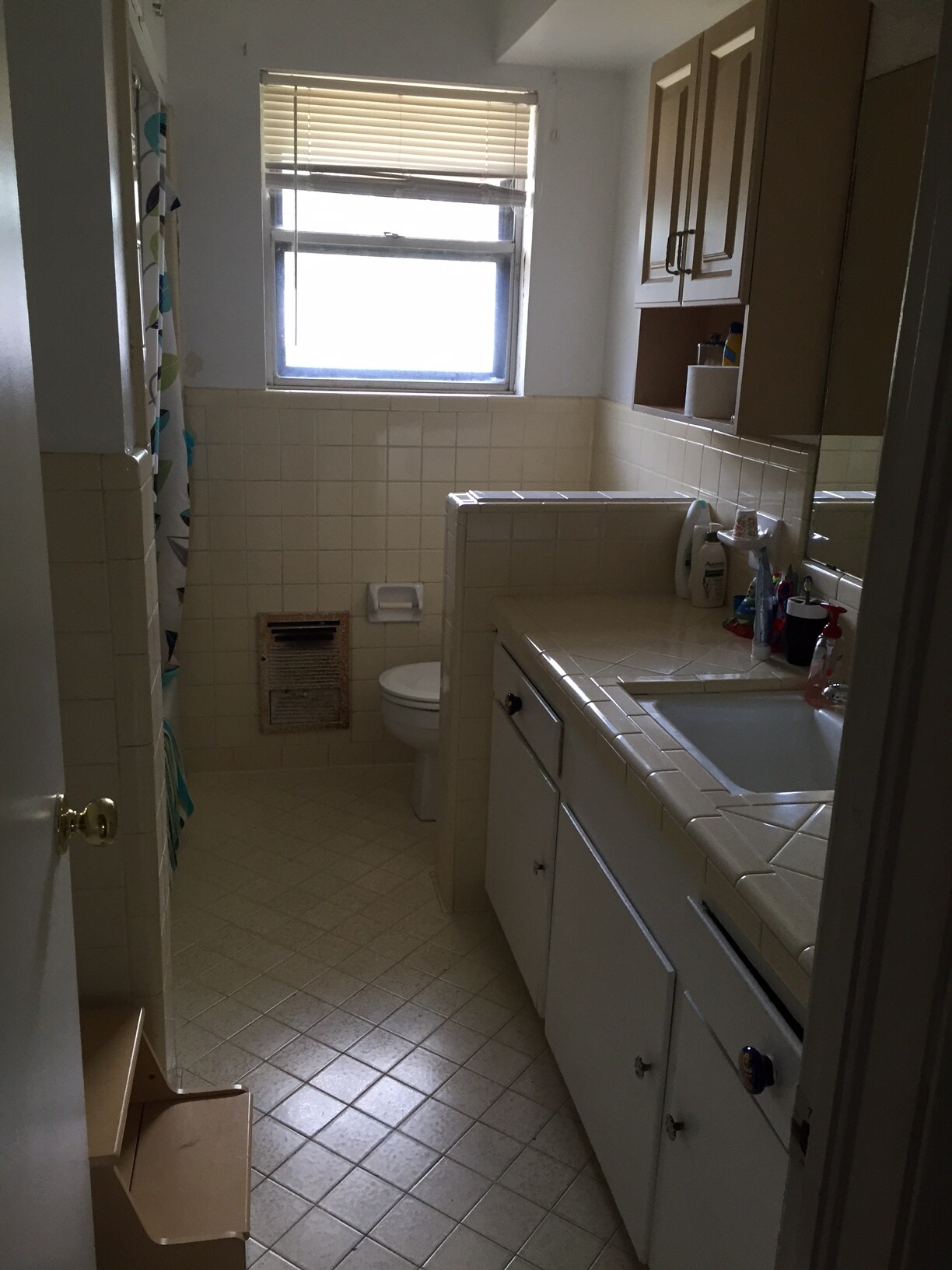 Building Photo - 1512 meandering way