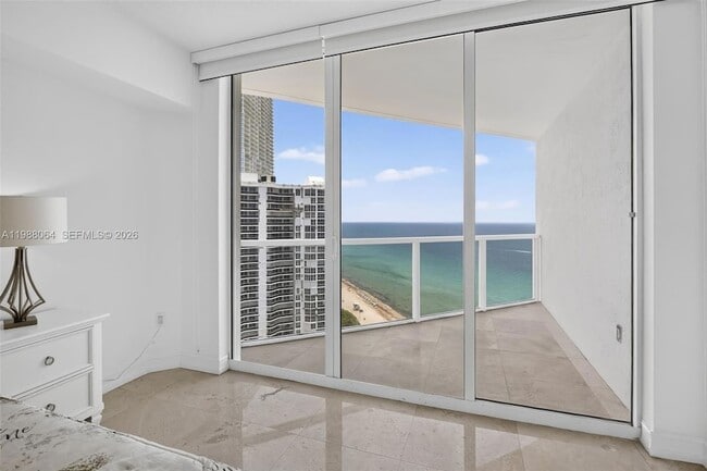 Building Photo - 16699 Collins Ave
