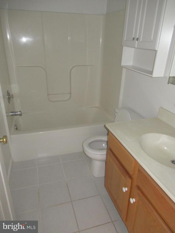 Building Photo - 436 Coates St