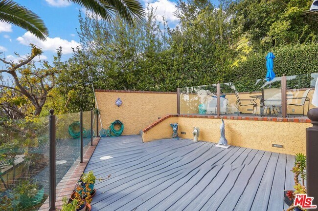 Building Photo - 4244 Avenida De La Encinal