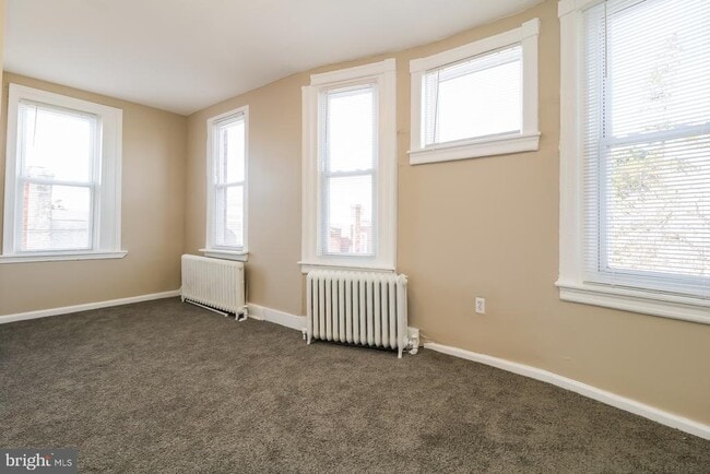 Building Photo - 5416 Thomas Ave