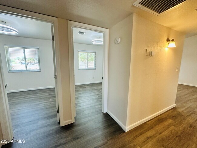 Building Photo - 1803 N Cheri Lynn Dr