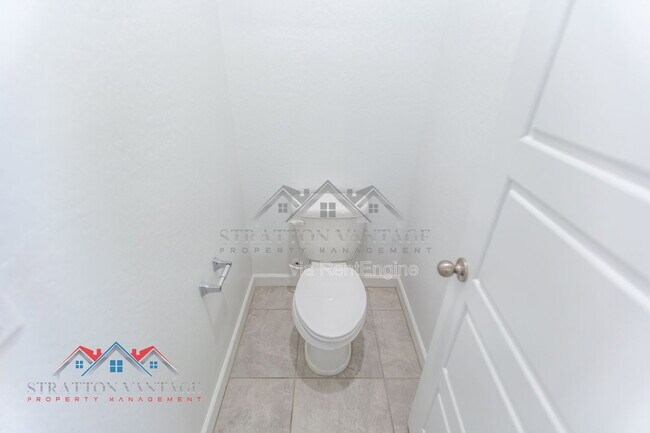 Building Photo - 1673 N Wrigley Dr