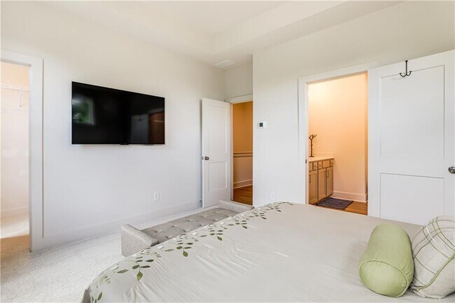 Building Photo - 1390 Cozy Cir SE