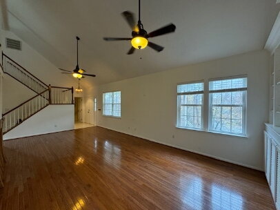 Building Photo - Move In Special 1/2 Off First Full Month with move in by 4/20/2026 - Pet Friendly 4-Bedroom Retre...