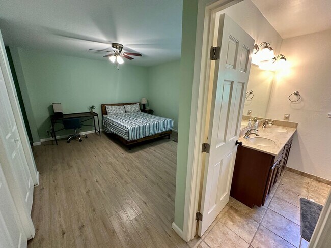 Building Photo - Stunning 4 Bedroom 3 Bathroom House with a...