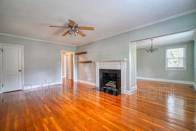 Building Photo - 534 Lucerne Dr